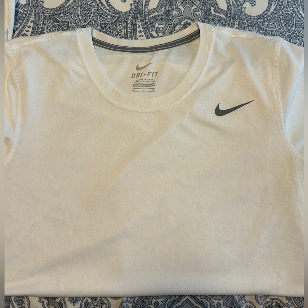 White Nike Long Sleeve - Small